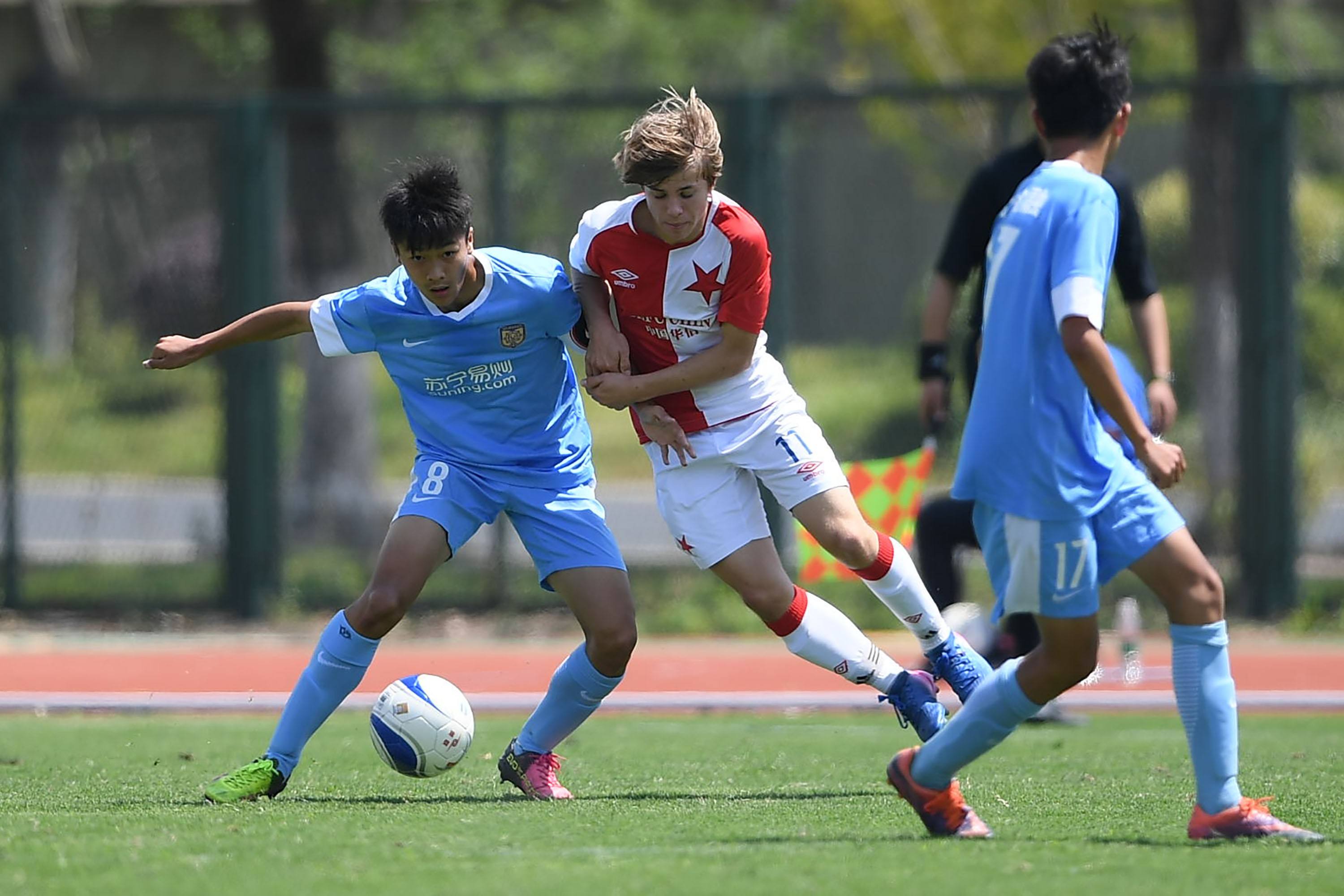 更是两队之 更是两队之