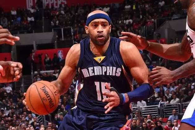 让他俨然已 让他俨然已