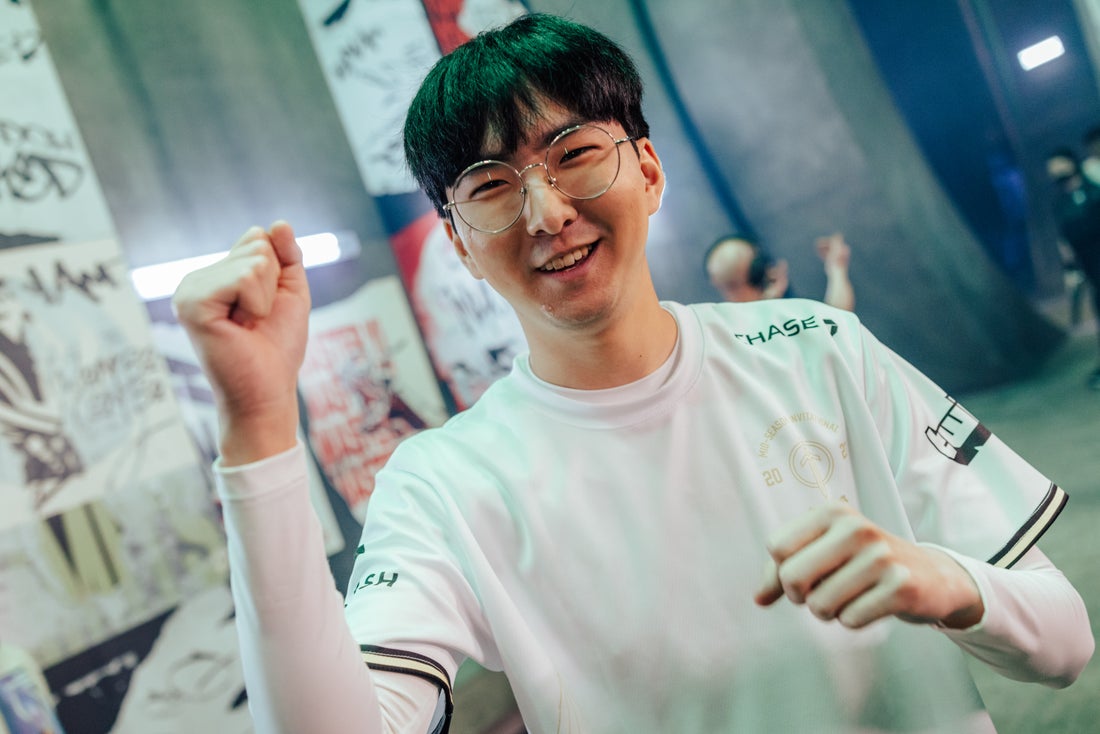 入了更多自 入了更多自